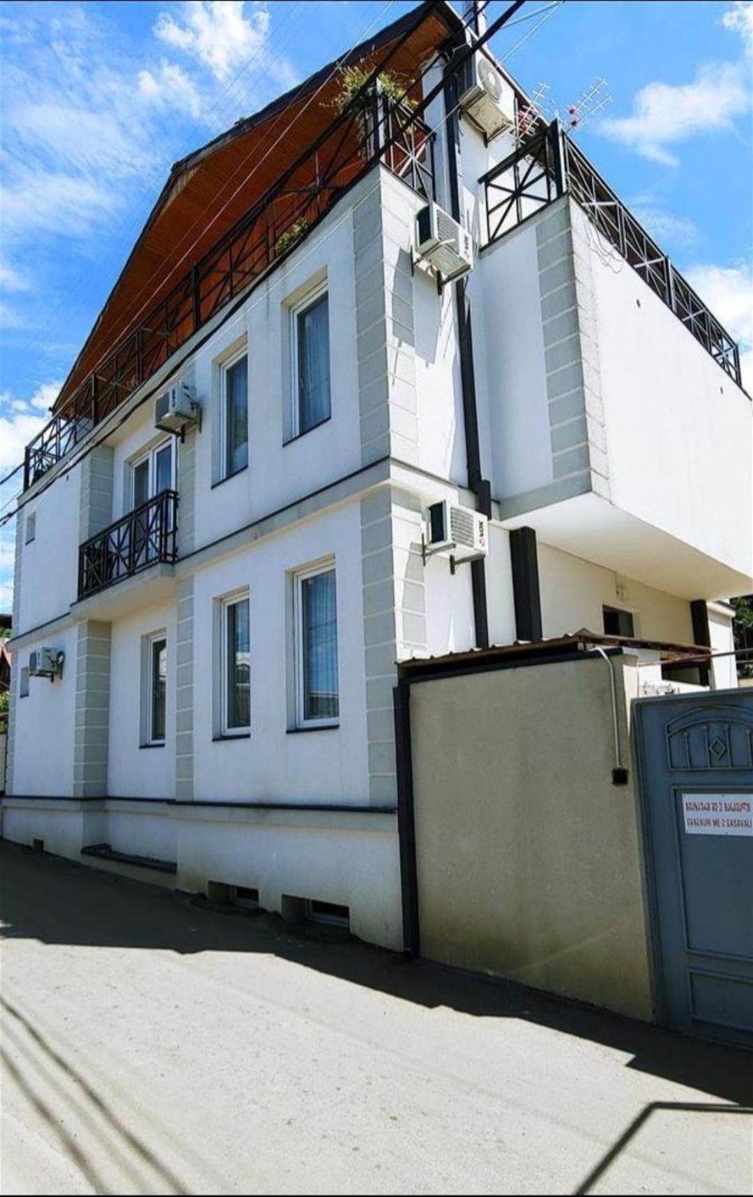 Gamarjoba Hotel Tbilisi Bagian luar foto